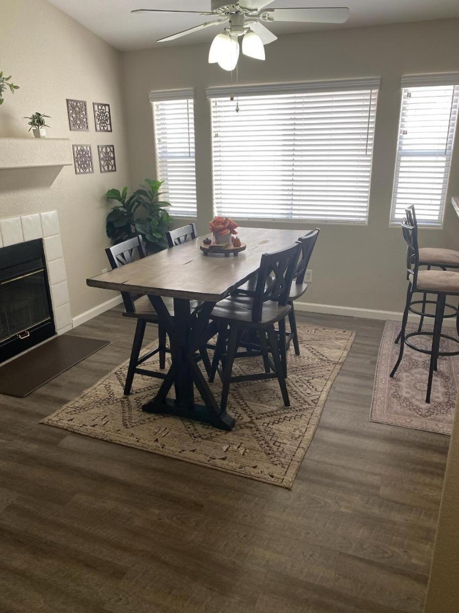 New Beautifully Remodeled In Vegas Сasa de vacaciones